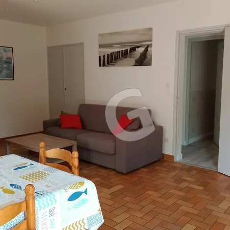 Ferienhaus Maison Familiale Calme Pres De La Foret Et Plage A Sur Mer, 6 Pers, Wi-fi, Parking Prive - Fr-1-357-306
